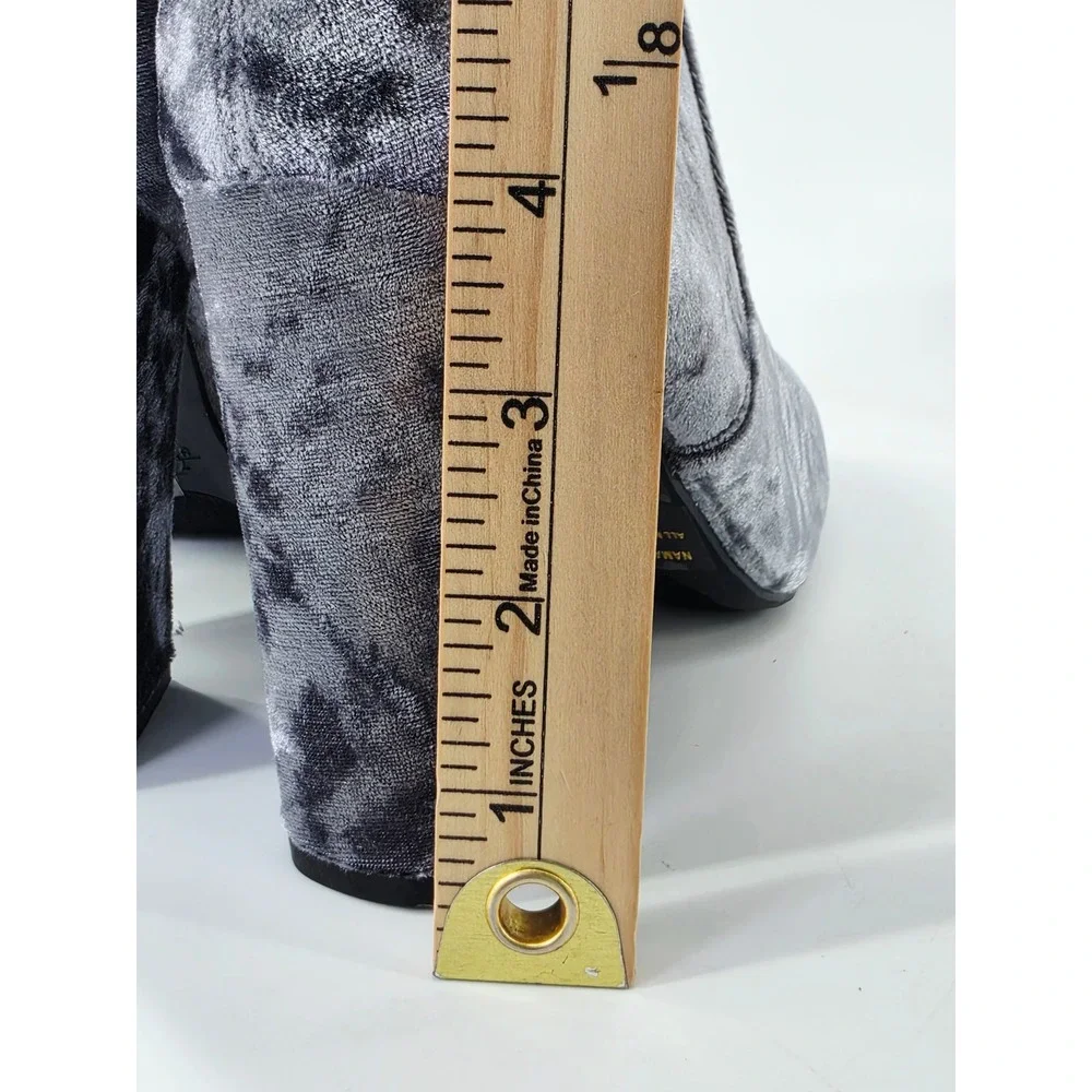 Bamboo Namaste-07S Gray Crushed Velvet Block Heel‎ Ankle Boots Size 7
